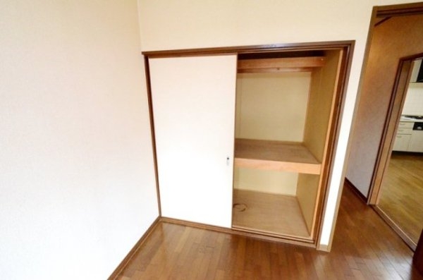 伊丹市瑞原２丁目のハイツ