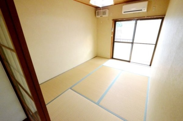 伊丹市瑞原２丁目のハイツ