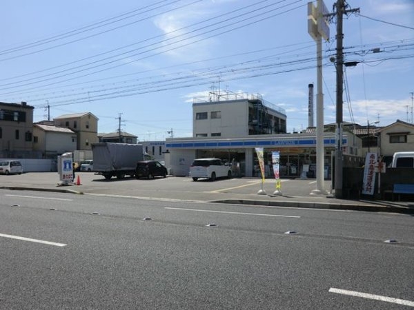 シャトルイツキ(ローソン武庫之荘４丁目店)