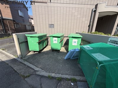 ドムストリア