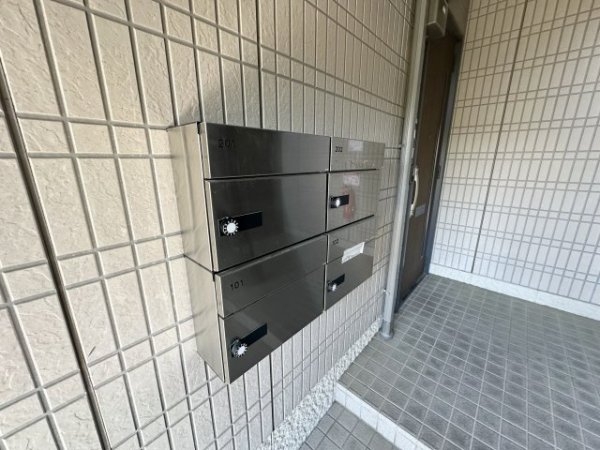 西宮市中須佐町のハイツ