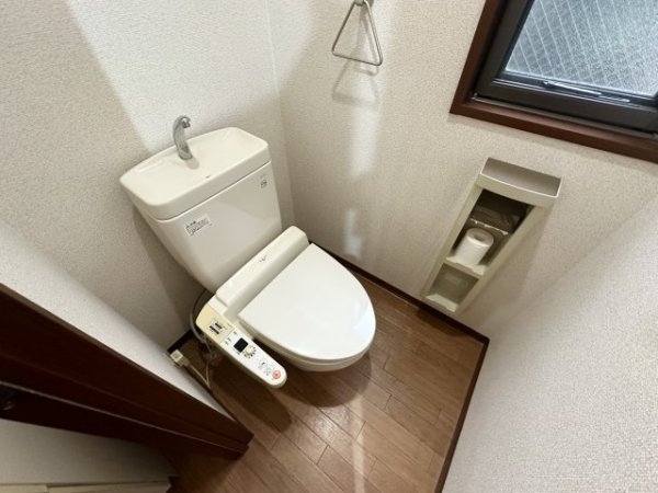 西宮市中須佐町のハイツ