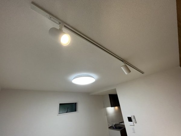 西宮市小松南町３丁目のハイツ