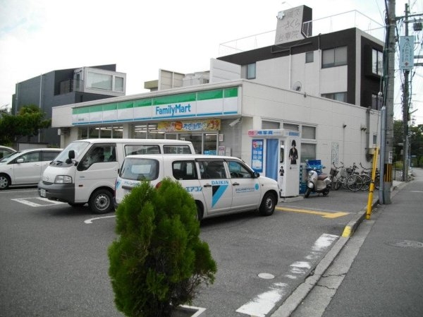 名次町ロジュマン(ファミリーマート西宮名次町店)