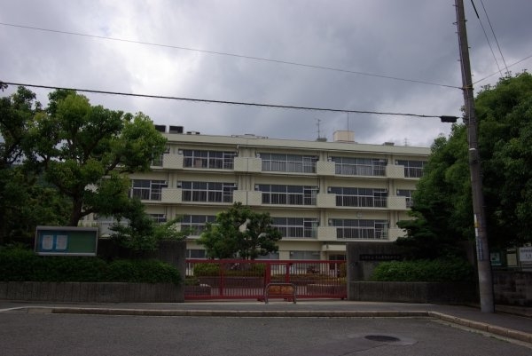 中筋山手7丁目戸建(宝塚市立　中山五月台中学校)