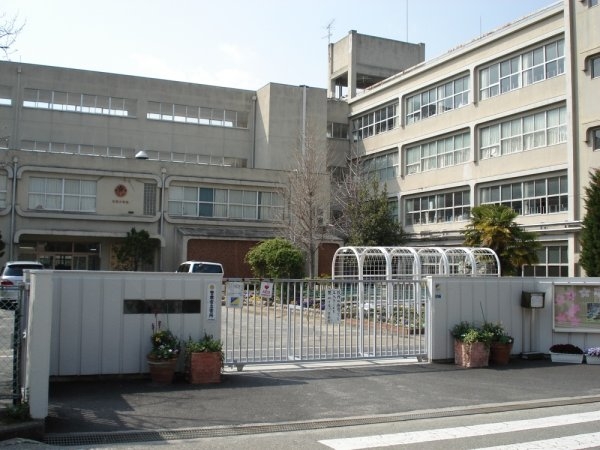 ハイツ寺本(伊丹市立　花里小学校)
