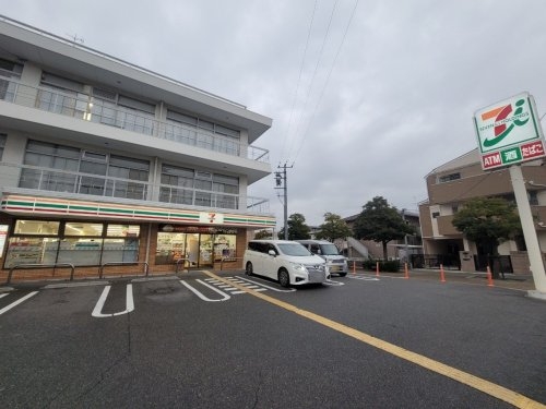 Collection塚口本町(セブン-イレブン阪急塚口駅東店)