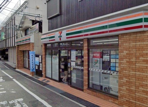 ペニーレイン1(セブンイレブン阪急雲雀丘花屋敷駅前店)