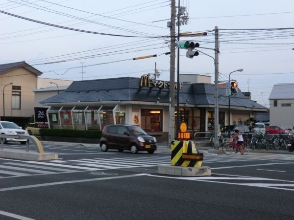 トレスオハス稲葉荘(マクドナルド　２号線武庫川店)