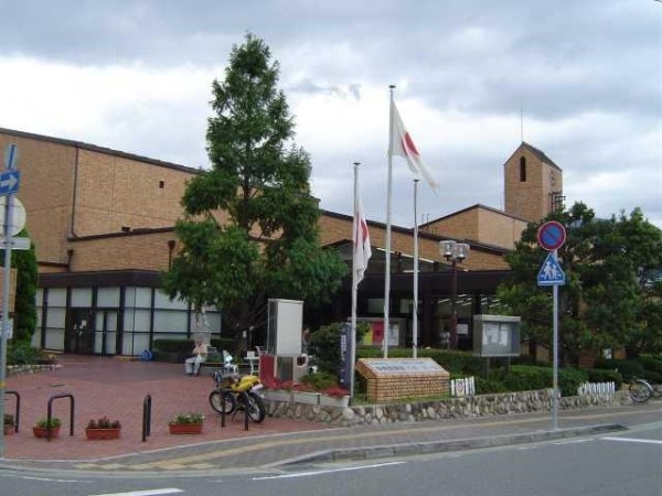 ロイヤルキャッスル(宝塚市立図書館)