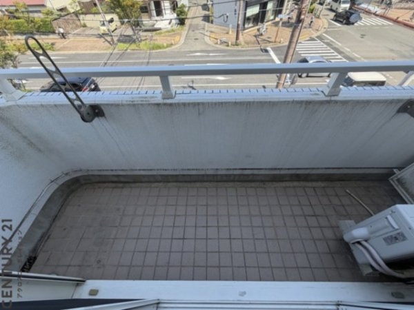 プチシャルマン北口