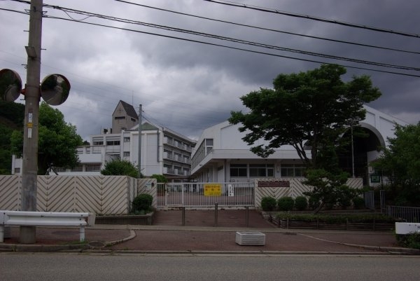 ラビスタ宝塚オクシア(宝塚市立　すみれガ丘小学校)