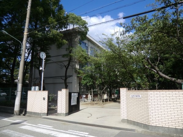 クレール西町（南館）(尼崎市立　大成中学校)