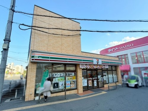ロシェ宝塚(セブンイレブン宝塚小林5丁目店)