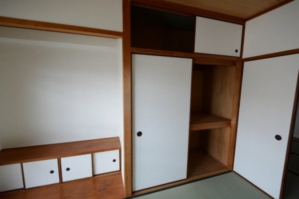 ハイツ岡本