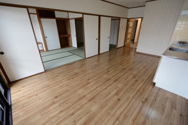 ハイツ岡本