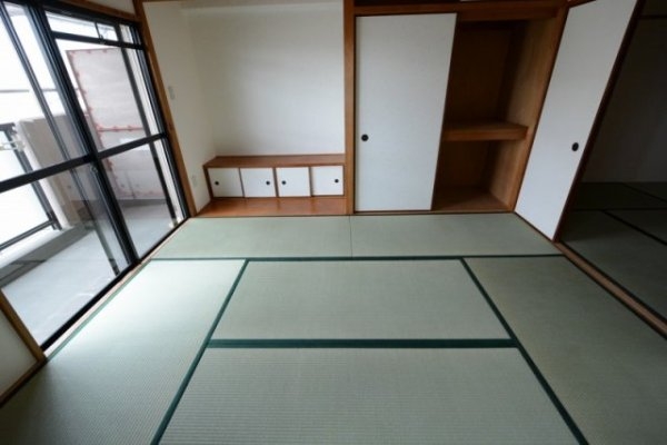 ハイツ岡本
