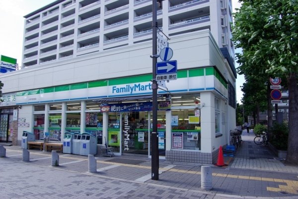 伊丹中央マンション(ファミリーマートＪＲ伊丹駅前店)