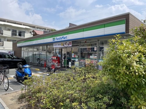 プラチナコート西宮(ファミリーマート甲子園口店)