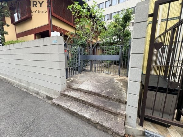 西宮市南昭和町の貸家