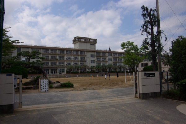 サンロード(宝塚市立　長尾南小学校)