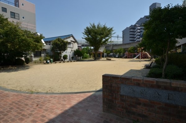 光陽川西マンション(橋詰公園)