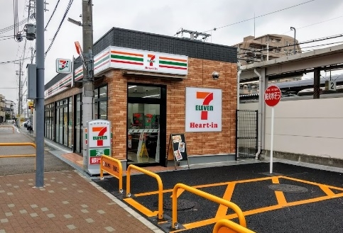ホワイトボックスパート2(セブンイレブン　ハートインＪＲ中山寺駅北口店)
