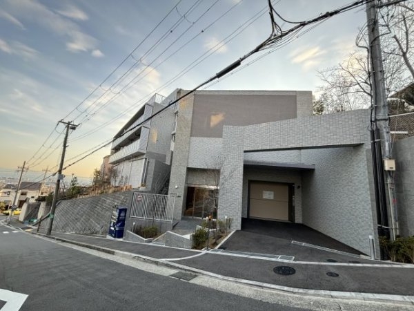 西宮市苦楽園三番町のマンション