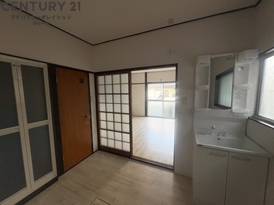 富松町4丁目貸家