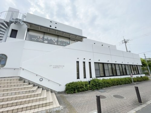 マブランシェット弦月(西宮市立中央図書館高須分室)
