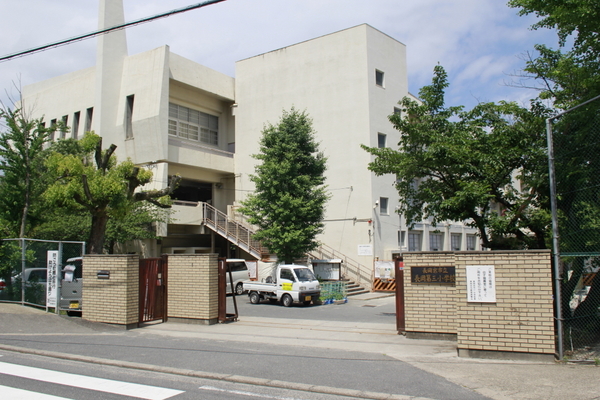 長岡京市長岡３丁目のマンション(長岡京市立長岡第三小学校)