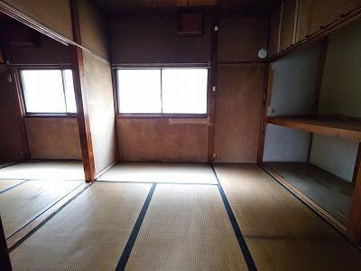 乙訓郡大山崎町字大山崎小字尻江の倉庫