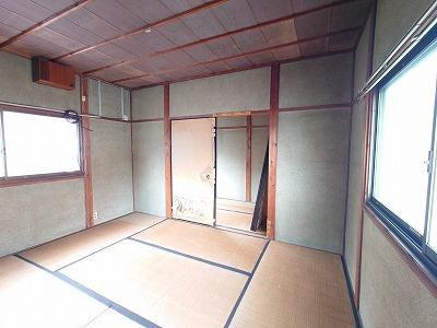 乙訓郡大山崎町字大山崎小字尻江の倉庫
