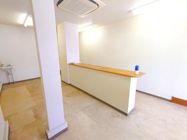 長岡京市馬場見場走りの店舗（一戸建）