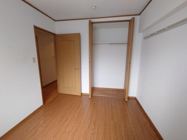長岡京市友岡４丁目のマンション