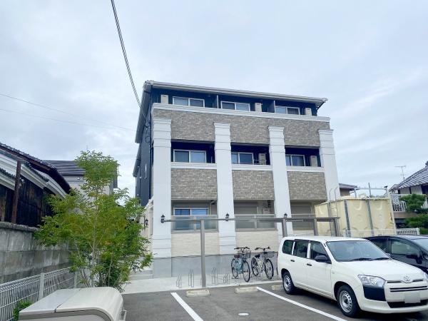 向日市寺戸町中垣内のアパート