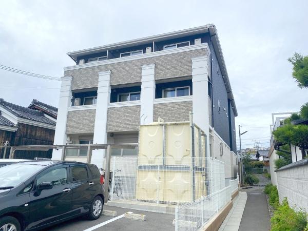 向日市寺戸町中垣内のアパート
