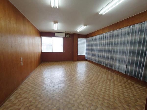 城陽市寺田水度坂　貸店舗・事務所2階