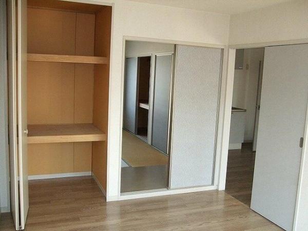 座間市緑ケ丘４丁目のアパート
