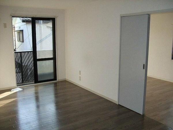 座間市緑ケ丘４丁目のアパート