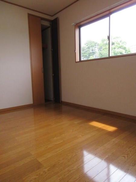 海老名市中新田１丁目のテラスハウス