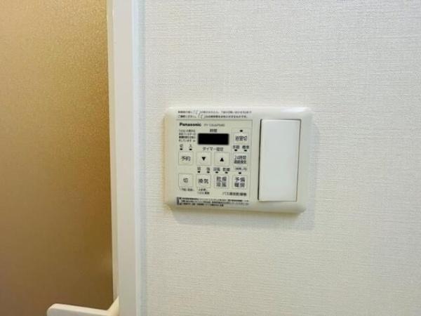 ＮＥＵ　ＣＬＡＩＲ（ノイ　クレール）