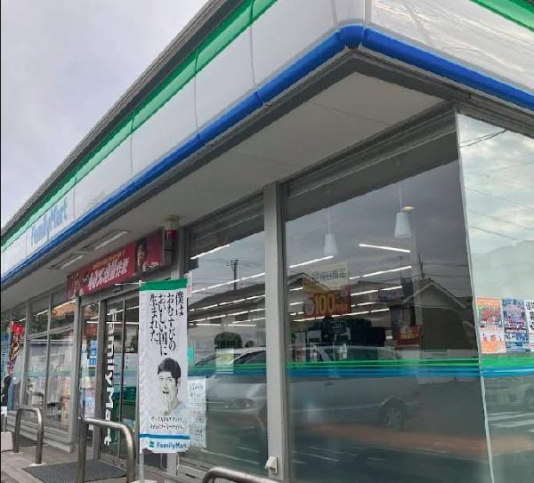 エクシード　Ⅱ(ファミリーマート　相模原淵野辺本町1丁目店)