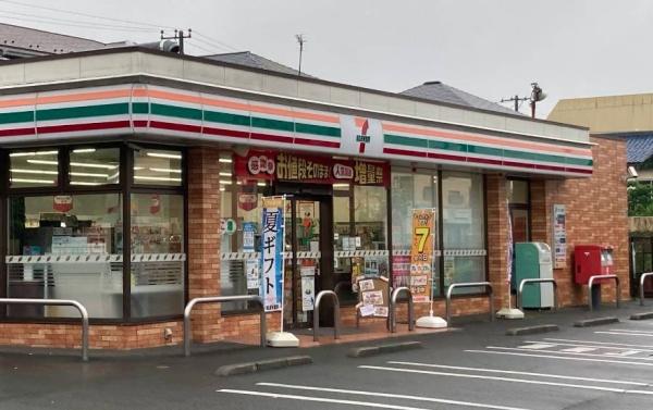 ルーチェ泉(セブンイレブン　相模原陽光台2丁目店)