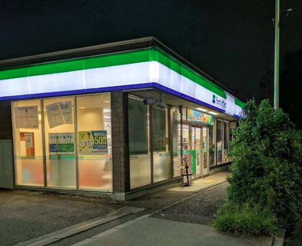 オークテラスＫ(ファミリーマート町田山崎町店)