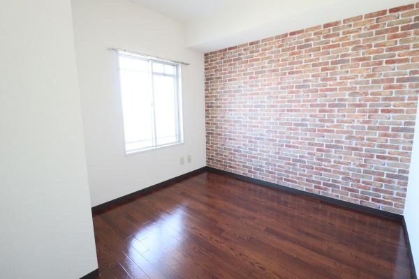 スクウェアパレス