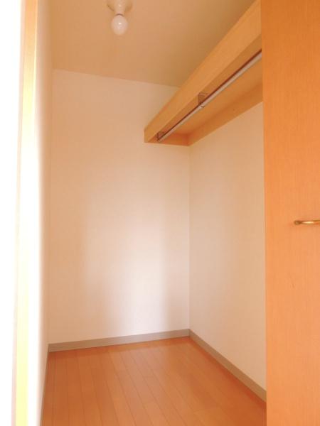 TIARA元町
