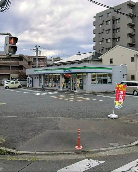 Porte(ファミリーマート 北秋津店)