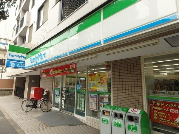 世田谷区野沢４丁目のアパート(ファミリーマート上馬交差点前店)