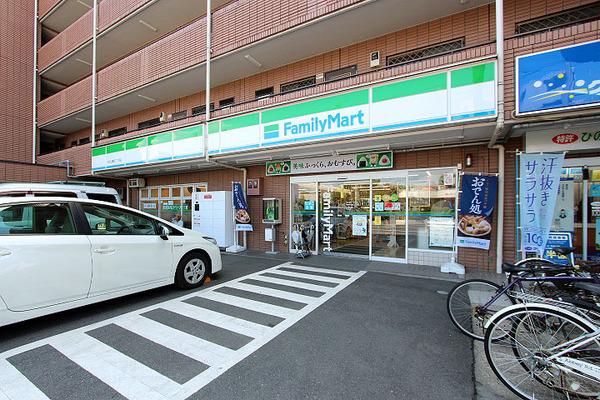 世田谷区鎌田3丁目のマンション(ファミリーマート世田谷鎌田三丁目店)
